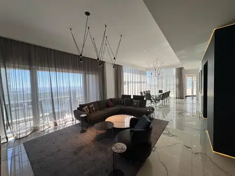 Departamento en Venta de 4 dormitorios