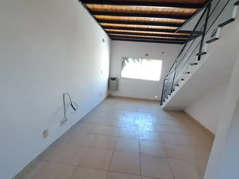 Depto Tipo Casa en Alquiler al Noreste
