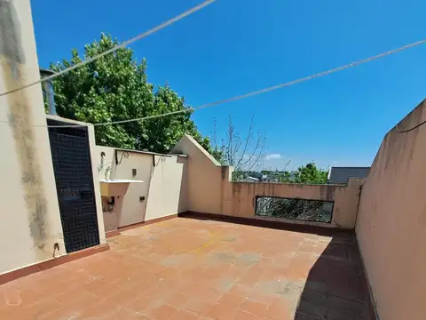 Depto Tipo Casa 3 ambientes con 1 baño