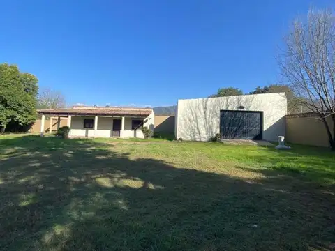 Casa en Venta con 6 cocheras