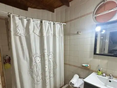 Excelente propiedad. Casa + galpón en el centro de Escobar.