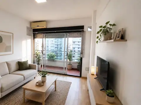 Venta Apto Crédito Monoambiente Frente con Balcón 7° Piso Muy Luminoso Flores Pza Irlanda Caba