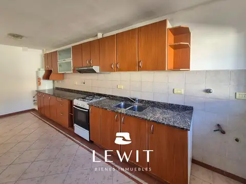 Depto Tipo Casa 4 ambientes con 2 baños