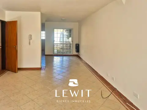 Depto Tipo Casa en Alquiler en Neuquén, $ 2.500.000