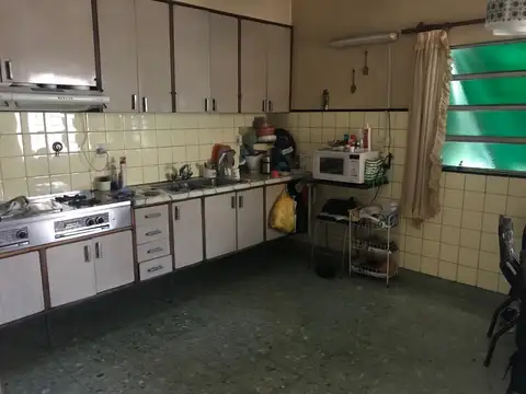 Casa 3 amb c/Local o galpón