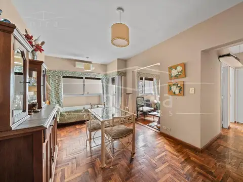Recoleta  Venta French 2881 piso 3  contrafte 2/3 amb piso de madera