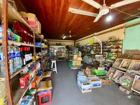 Galpón en venta al frente&nbsp;Se ofrece galpón en venta de una superficie cubier...