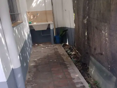 Departamento tipo casa en alquiler en Moreno