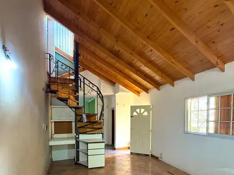 Casa de 4 ambientes en venta Luis Guillon