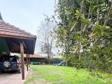 Casa 4 ambientes con 2 baños