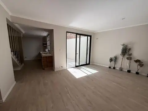 Depto Tipo Casa en Venta en Nuestra Señora De Lourdes, USD 221.000