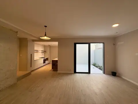 Depto Tipo Casa 4 ambientes con 2 baños