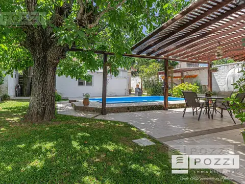Casa 7 ambientes con 2 baños