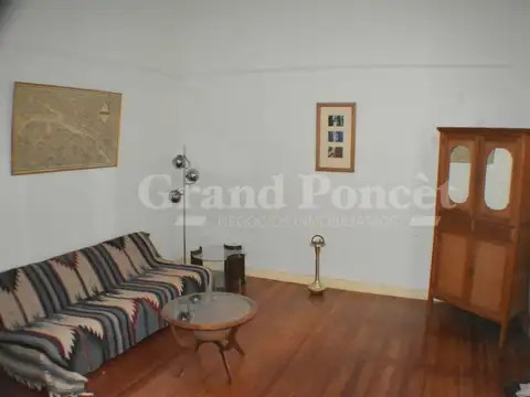 Depto Tipo Casa en Venta 90 años