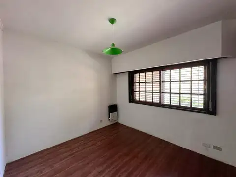 Casa en venta en Escobar - cinco ambientes