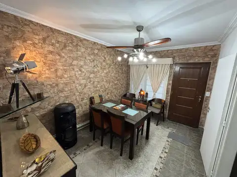 Depto Tipo Casa en Venta 44 años