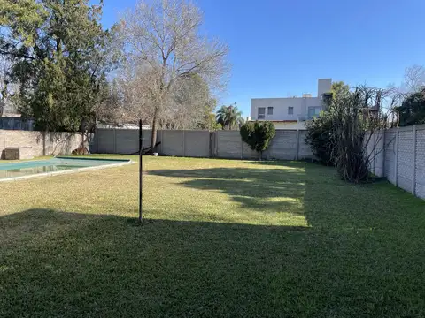 Casa en Alquiler Temporal con 2 cocheras