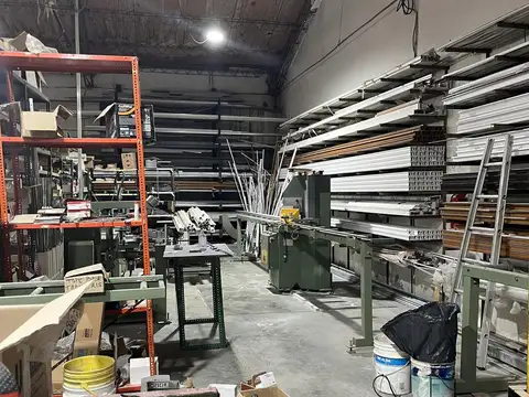 Galpon en Venta 30  mts Fondo