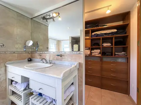 CASA EN VENTA EN EL ROCÍO CANNING