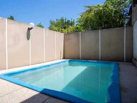 Depto Tipo Casa en Venta en Haedo Sur, USD 144.900