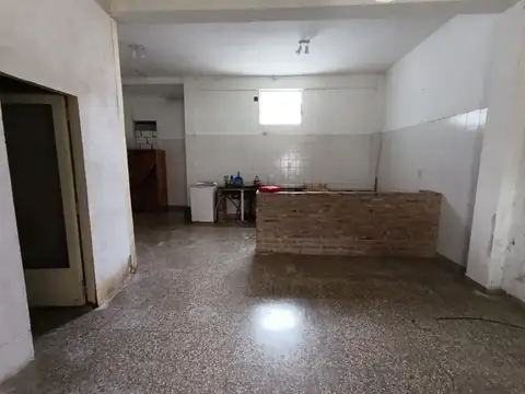 Local PH al frente de dos ambientes apto vivienda