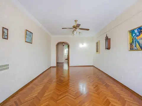 Venta depto 3 ambientes c/dependencia piso alto