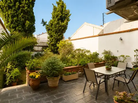 Casa 5 ambientes con 4 baños
