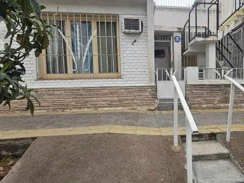 Alquiler Comercial de Casa + Monoambiente - Calle Alderete 326 - Neuquén Capital