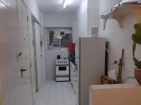 Muy buen tres ambientes con cochera a metros