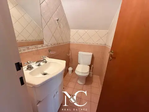 Casa en alquiler y venta en CARILÓ, con piscina
