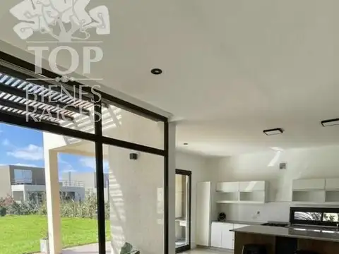 Casa en Venta en Puertos - Araucarias, USD 360.000