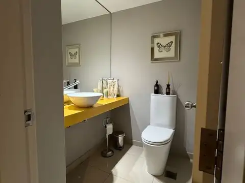 Departamento 6 ambientes con 2 baños