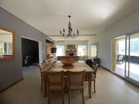 Casa en Alquiler Temporal con 2 cocheras