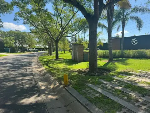 Casa de 6 ambientes en Los Lagos. Nordelta