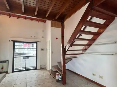 Primera Junta 600, Piso 1