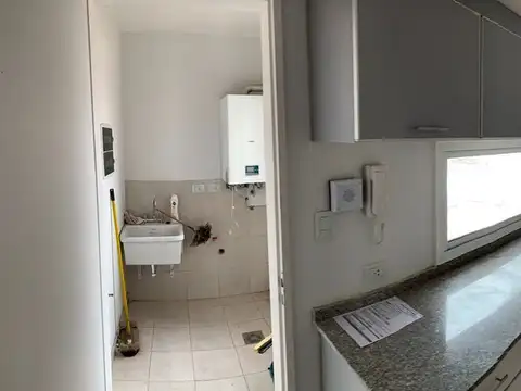 Semipiso de 2d dormitorios y cochera. Güemes 300