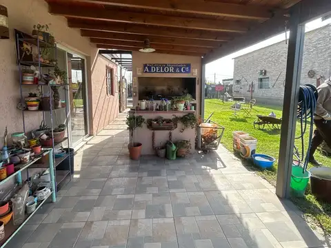 Casa 3 ambientes con 1 baño