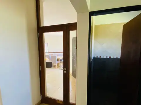 VENTA CASA EN 3 DORM C/PILETA - ZONA YUNGAS