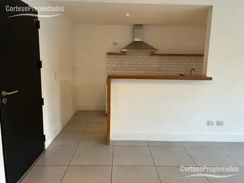 Altos de Benavidez, Av Benavidez al 500