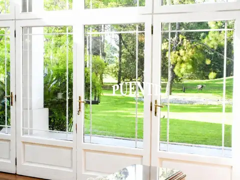 Casa 8 ambientes con 5 baños
