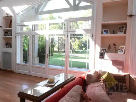 Casa de 6 dormitorios en Venta en Saint Thomas Sur