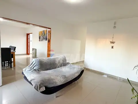 Casa 7 ambientes con 1 baño