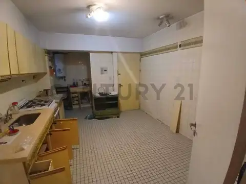 Se alquila amplio departamento para vivienda, oficina o consultorio