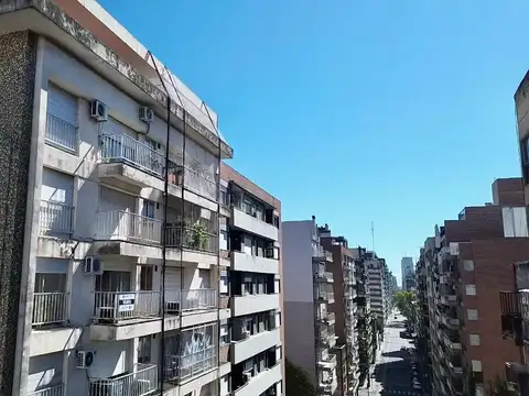 Corrientes 1300, Piso 8