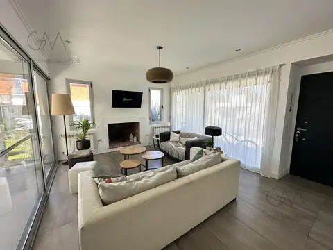 Casa en Alquiler en Rumenco, USD 1.900