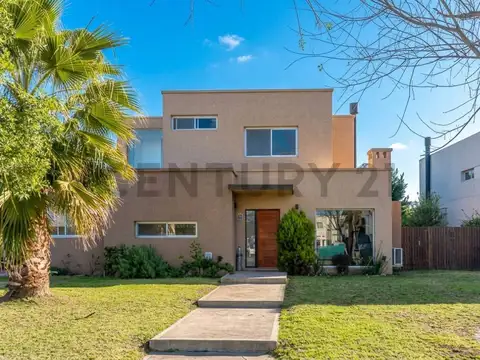 CASA EN VENTA  en El Cantón Norte -  5 Amb con Pileta