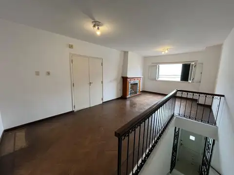 Depto Tipo Casa en Alquiler de 3 ambientes