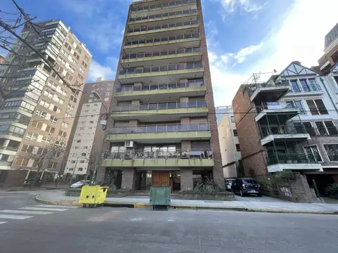 Roque Saenz Peña al 200 2 Piso  San Isidro