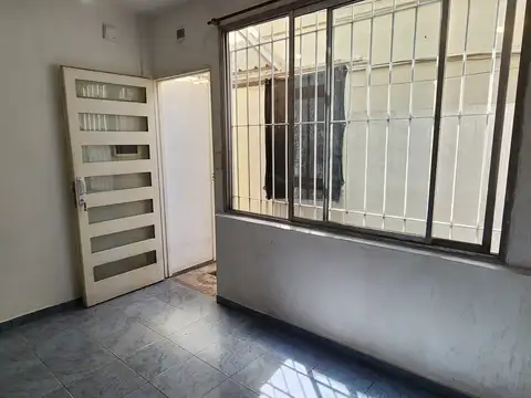 Depto Tipo Casa en Alquiler de 1 dormitorio