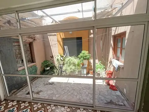 Centro. Pasaje Mollinedo 300